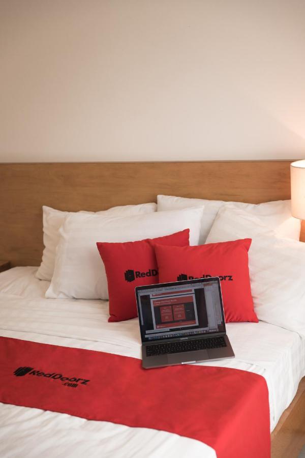 Reddoorz Marieline 2 Hotel Bandar Ho Chi Minh Luaran gambar